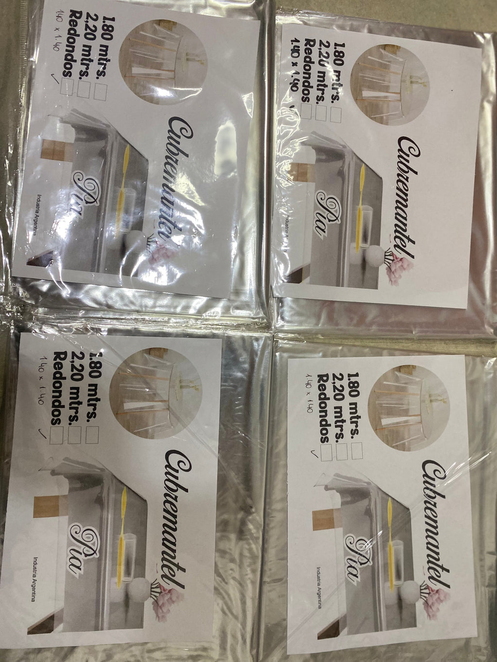 CUBREMANTEL TRANSAPARENTE